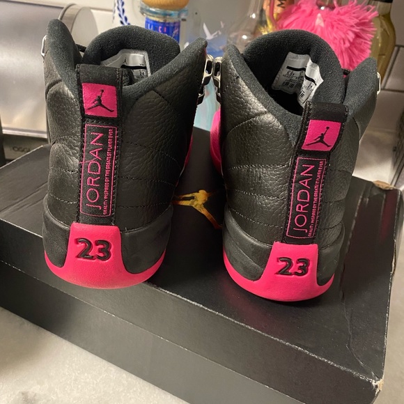 Pink and black 11s - Picture 3 of 4